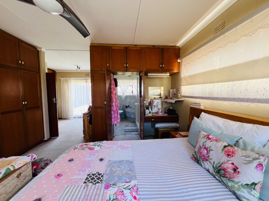 3 Bedroom Property for Sale in Loerie Park Western Cape